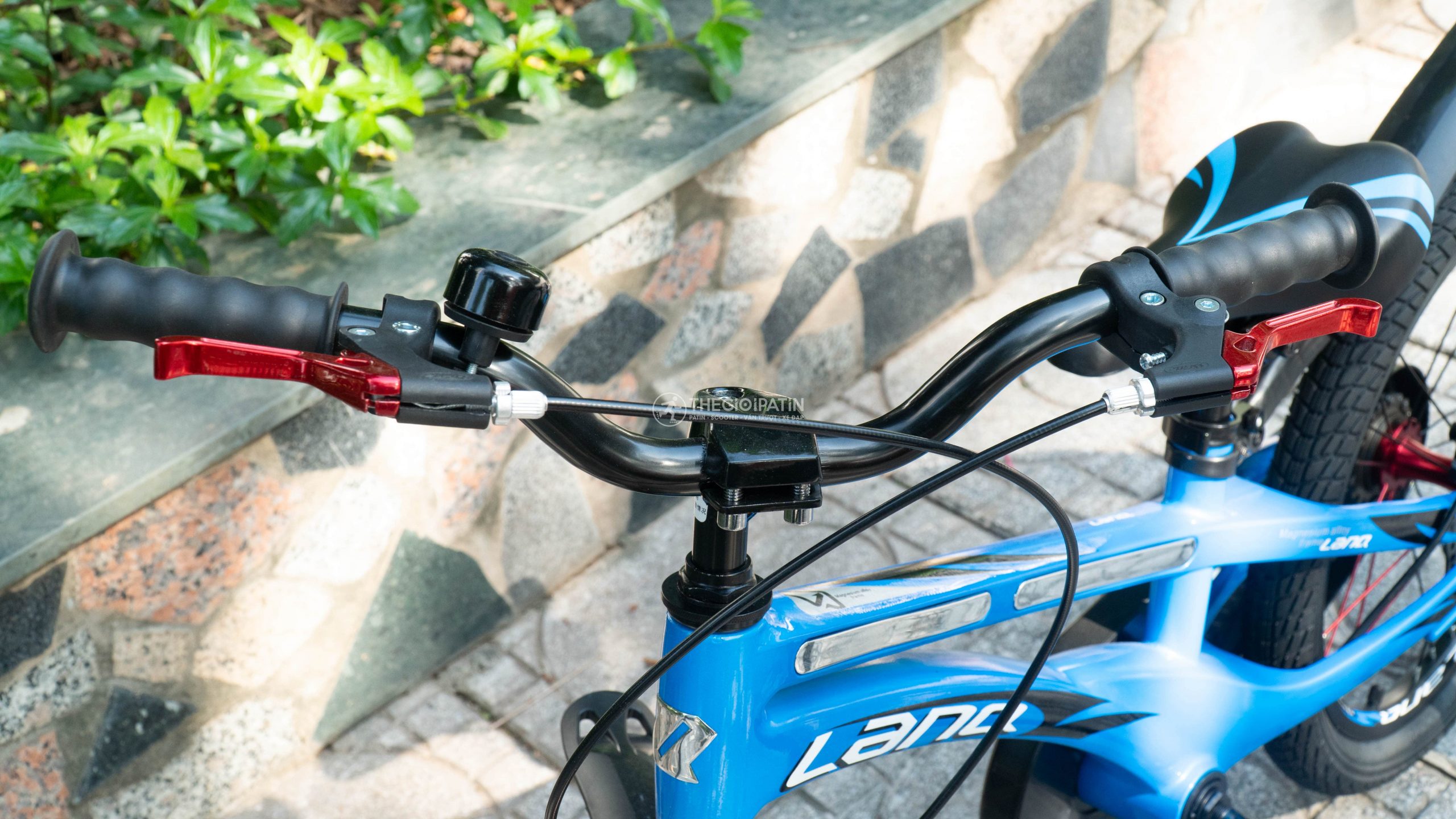Xe Đạp Trẻ Em LanQ 80 3 Màu Xanh/ Đỏ/ Xám
