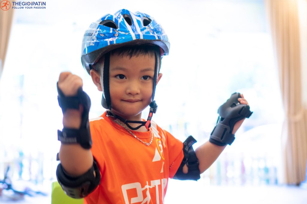 giày trượt patin Micro